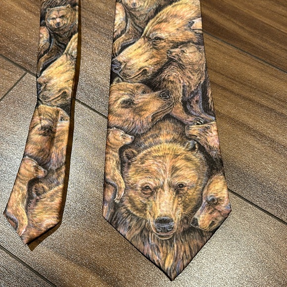 Polyester Grizzly Bear Neck Tie. - Picture 1 of 4